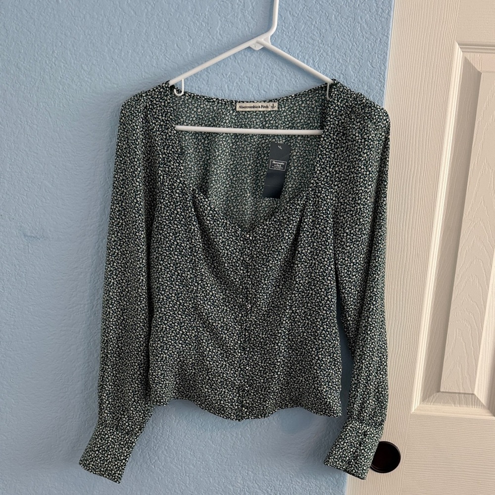 Abercrombie & Fitch Black and White Blouse
